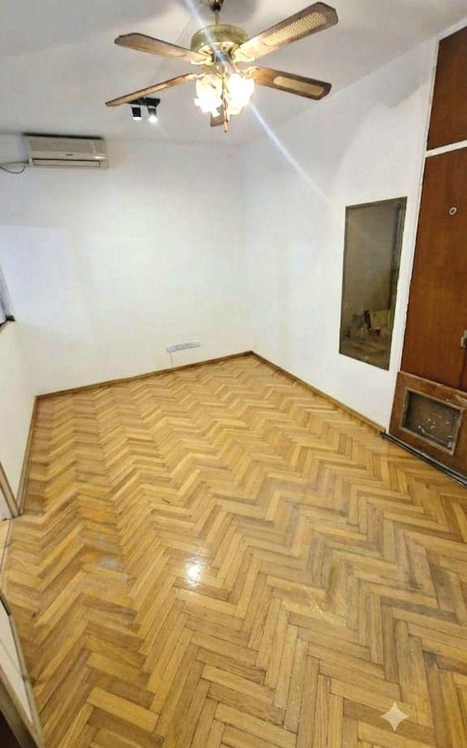 Foto de VENTA MONOAMBIENTE 40M2 EN LA ZONA DE ONCE/BALVANERA ( AZCUENAGA AL 300) OPORT!! Division / 2 AMB, imagen 1