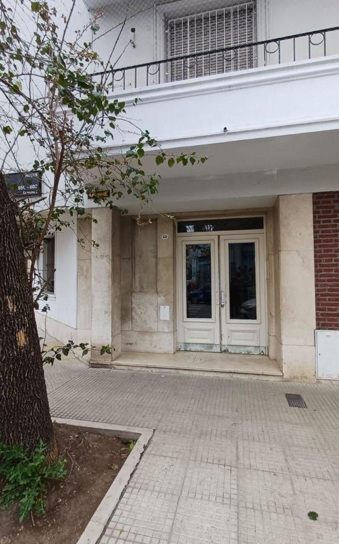 Foto de VENTA PH 2 AMB AL FRENTE CON PATIO CUBIERTO SIN EXPENSAS!!! EN, imagen 1