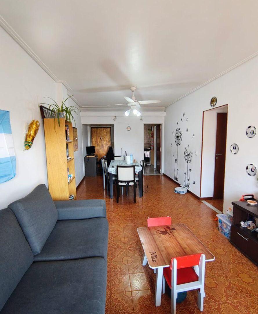 Foto de VENTA DEPTO 4 AMB C/ DEPENDENCIA Y COCHERA CUB AL CONTRAFRENTE (VISTA, imagen 2