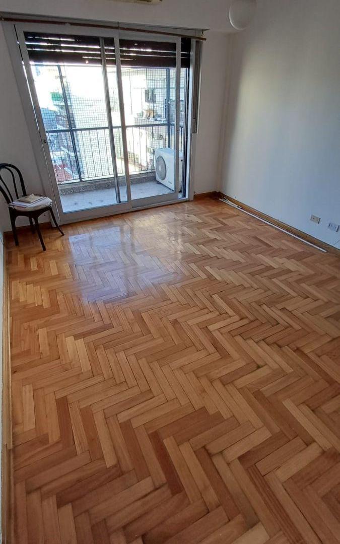 Foto de ALQUILER DEPTO 3 AMB EN VILLA DEL PARQUE , CON BALCON AL CONTRA FRENTE!, imagen 2
