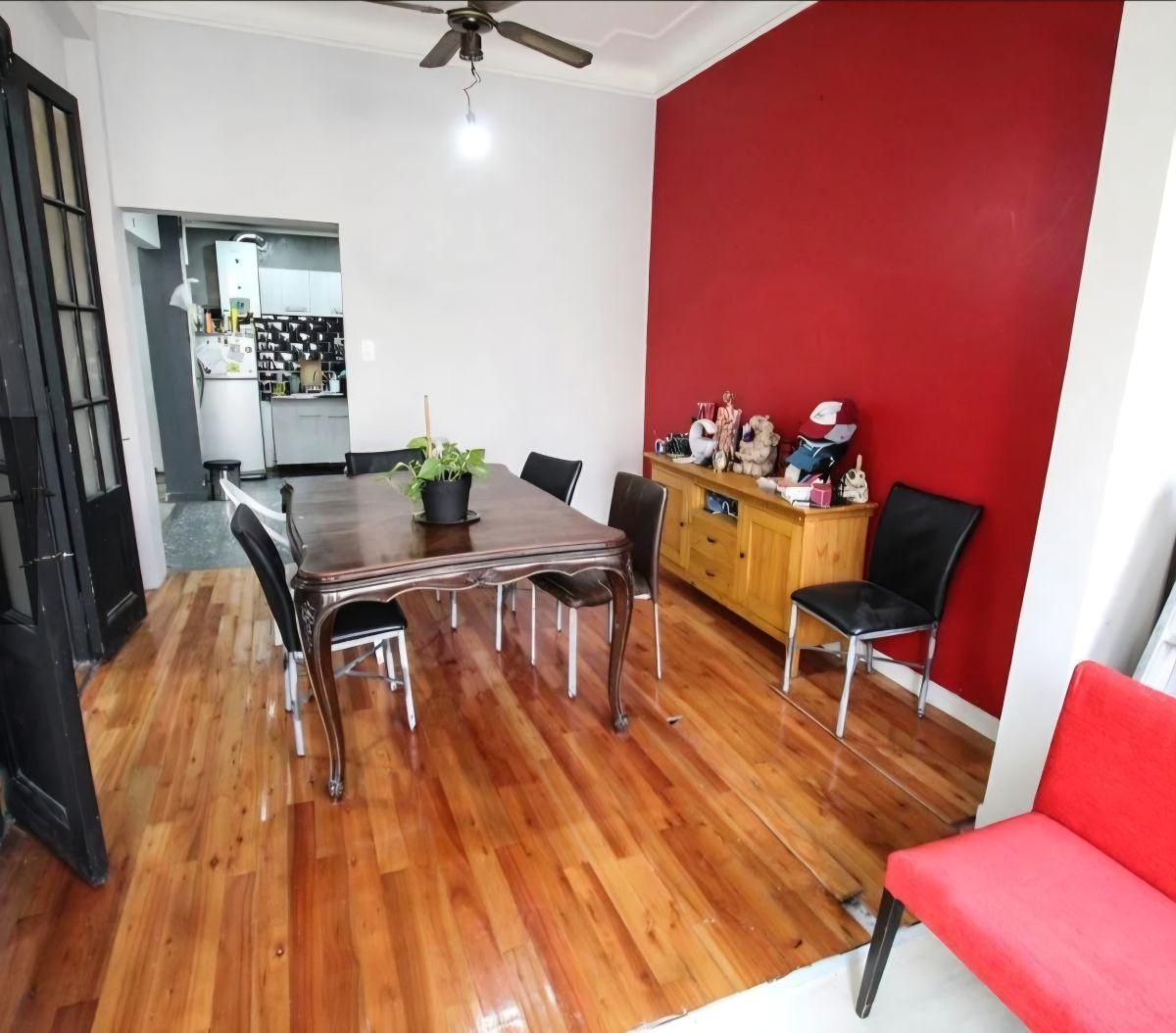 Foto de VENTA DE CASA 3/4 AMB EN DOS PLANTAS CON COCHERA EN EL BARRIO DE VILLA, imagen 5