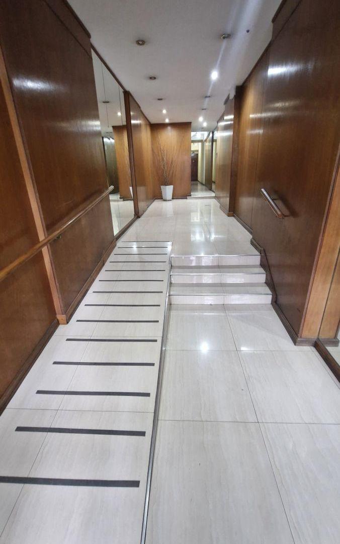 Foto de VENTA DEPTO 3 AMB CON PATIO INTERNO EN LA BOCA/ BARRACAS. OPORTUNIDAD!!!, imagen 2