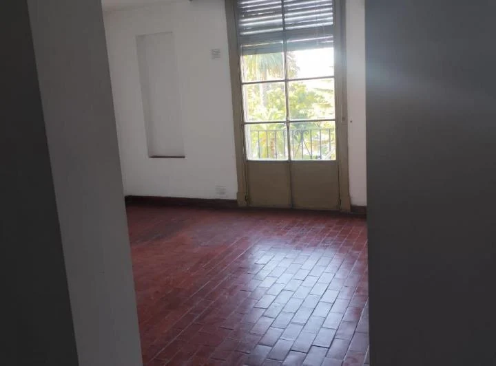 SE ALQUILA DEPARTAMENTO DE 3 DORMITORIOS EN AV.  7 Y 51 1
