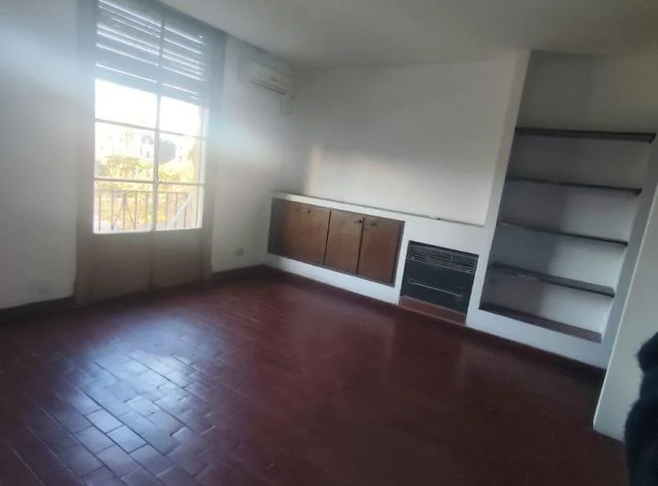 SE ALQUILA DEPARTAMENTO DE 3 DORMITORIOS EN AV.  7 Y 51 5