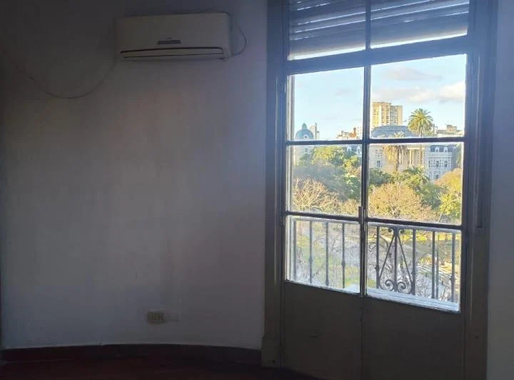 SE ALQUILA DEPARTAMENTO DE 3 DORMITORIOS EN AV.  7 Y 51 4