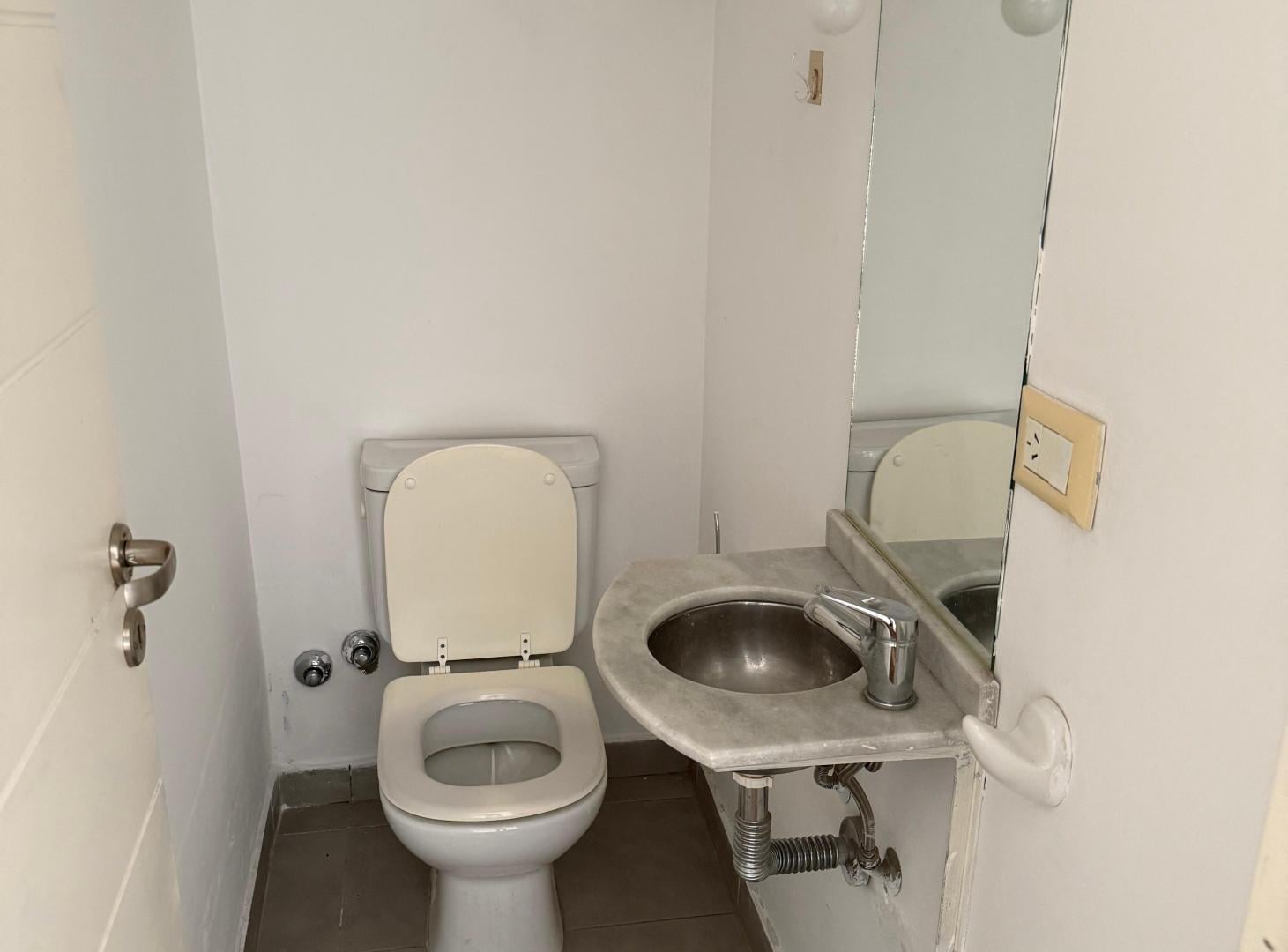 Foto de Duplex en venta 3 dormitorios Juan battle planas, imagen 2