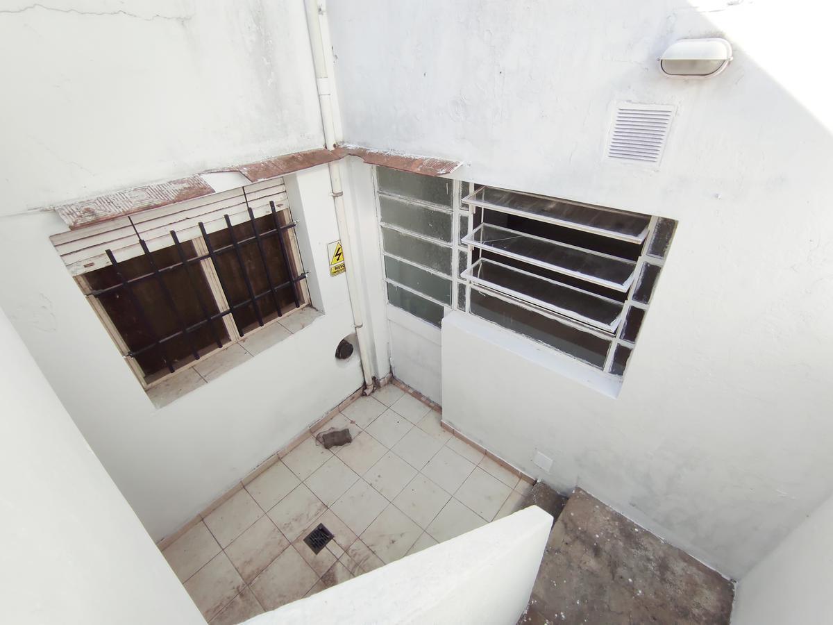 Venta Casa Interna - 3 Dorm. - Patio - Terraza - Quincho - Pje Larguía 5