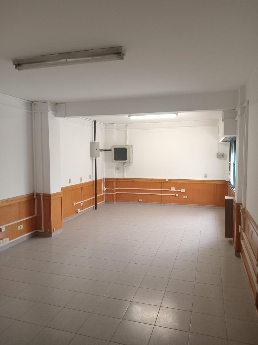 Alquiler de Oficinas Y/o Salón Sobre Ruta Mosconi (Ex 22) Zona Céntrica 4