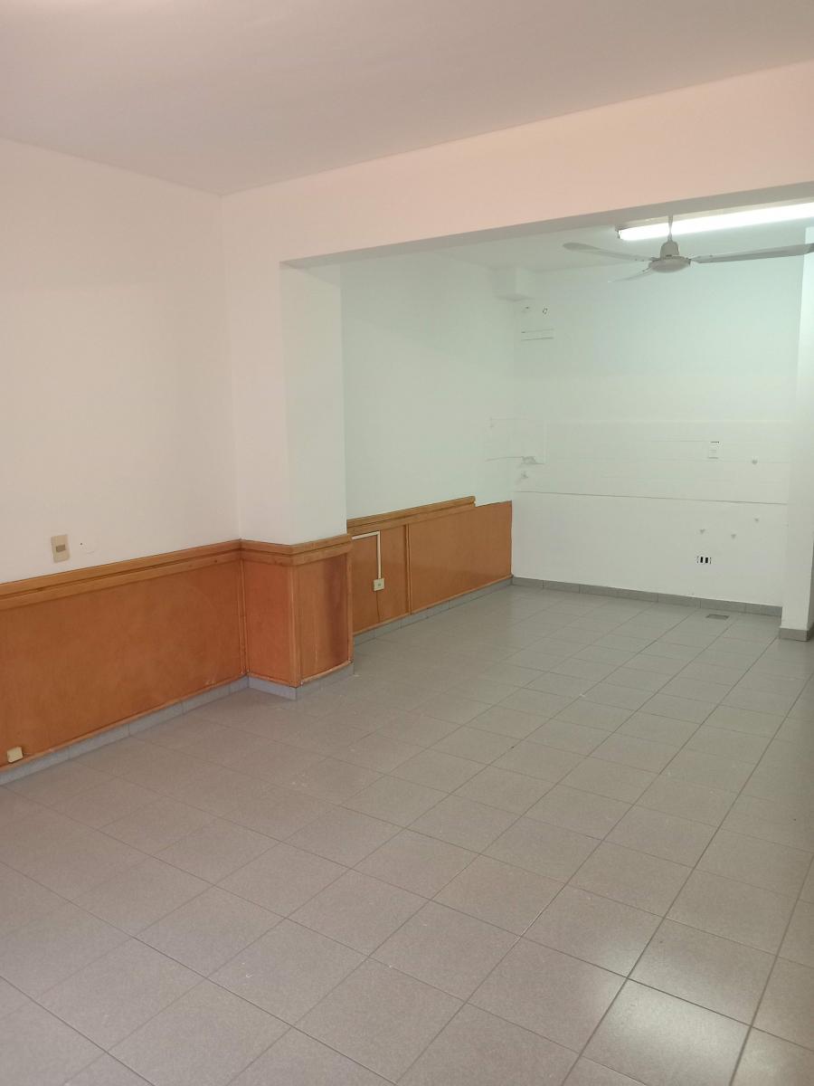 Alquiler de Oficinas Y/o Salón Sobre Ruta Mosconi (Ex 22) Zona Céntrica 5