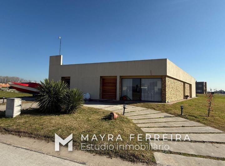 Casa en venta 5 ambientes en La Alameda, Canning