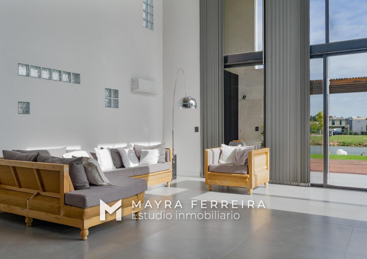 Casa en venta 5 ambientes en Terralagos sector Laguna