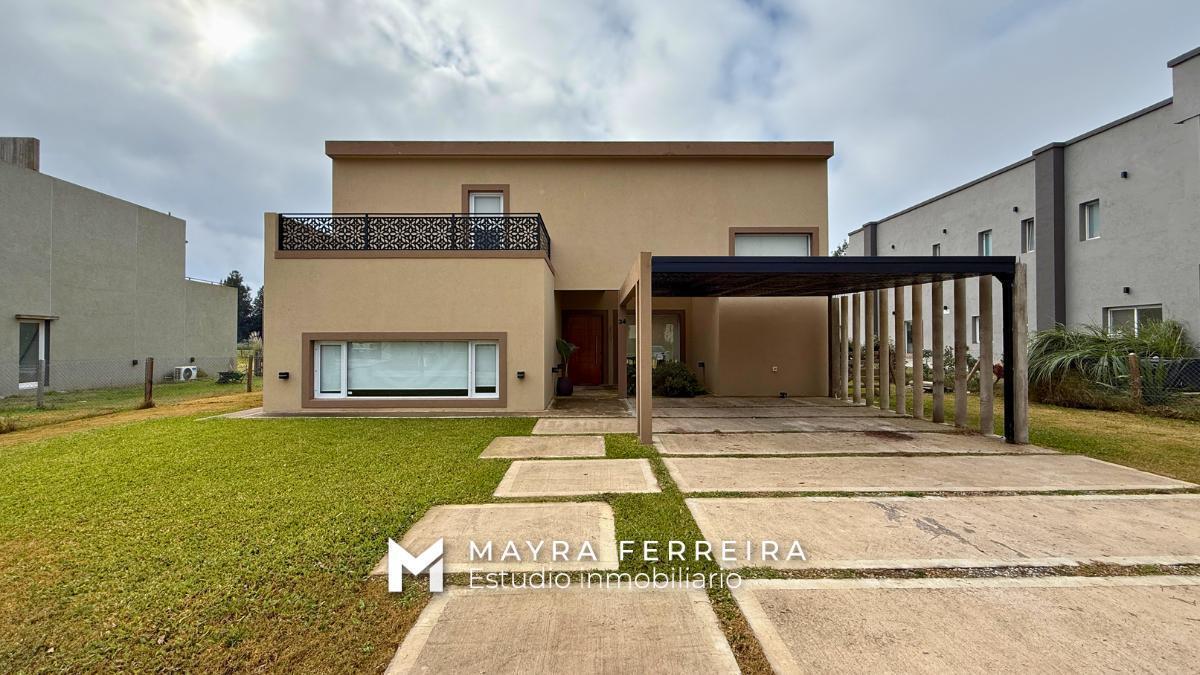 Casa 5 ambientes en venta, Fincas del Alba, con escritura.
