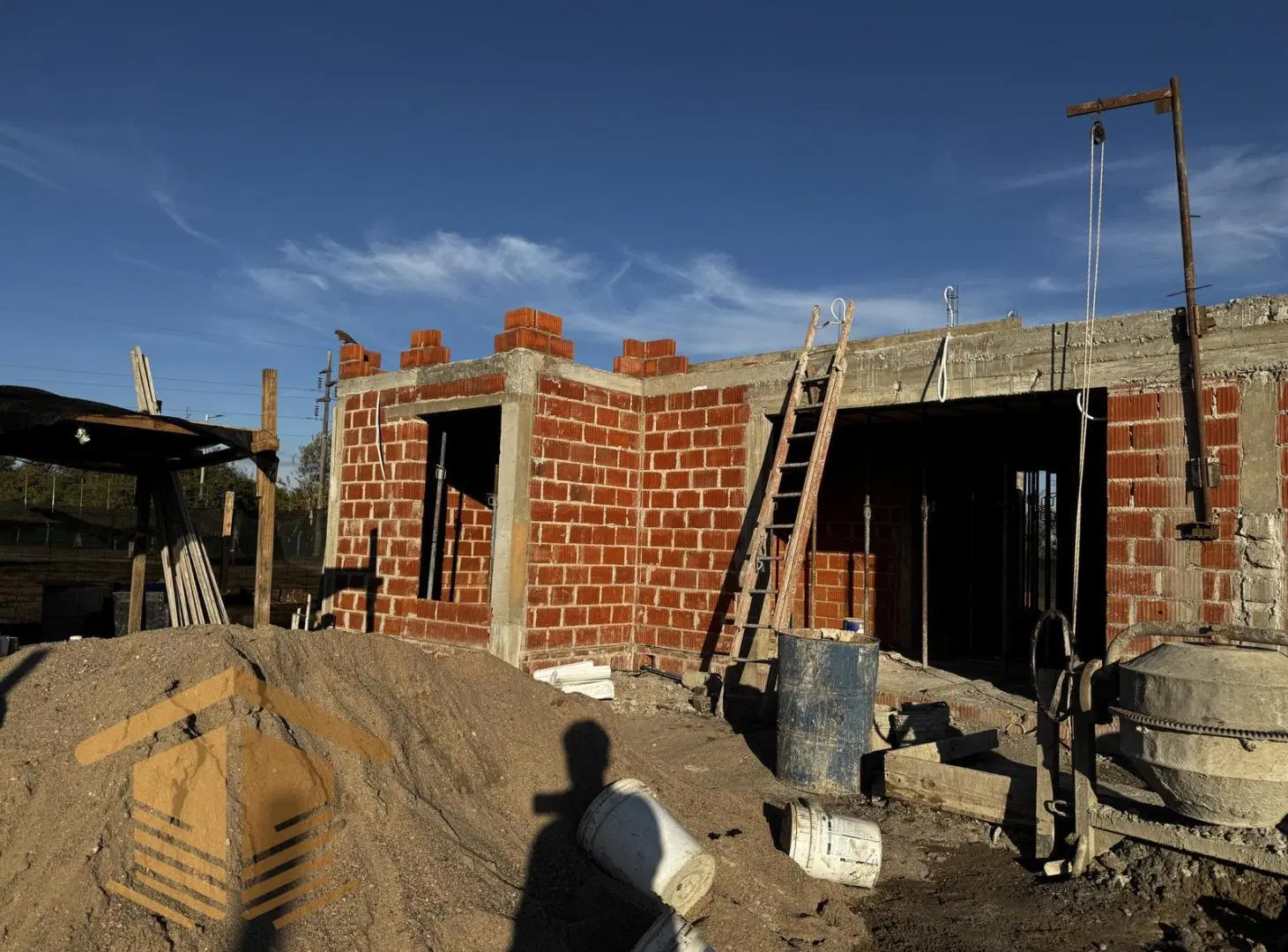 Venta casa 2 dorm. en barrio con seguridad 8