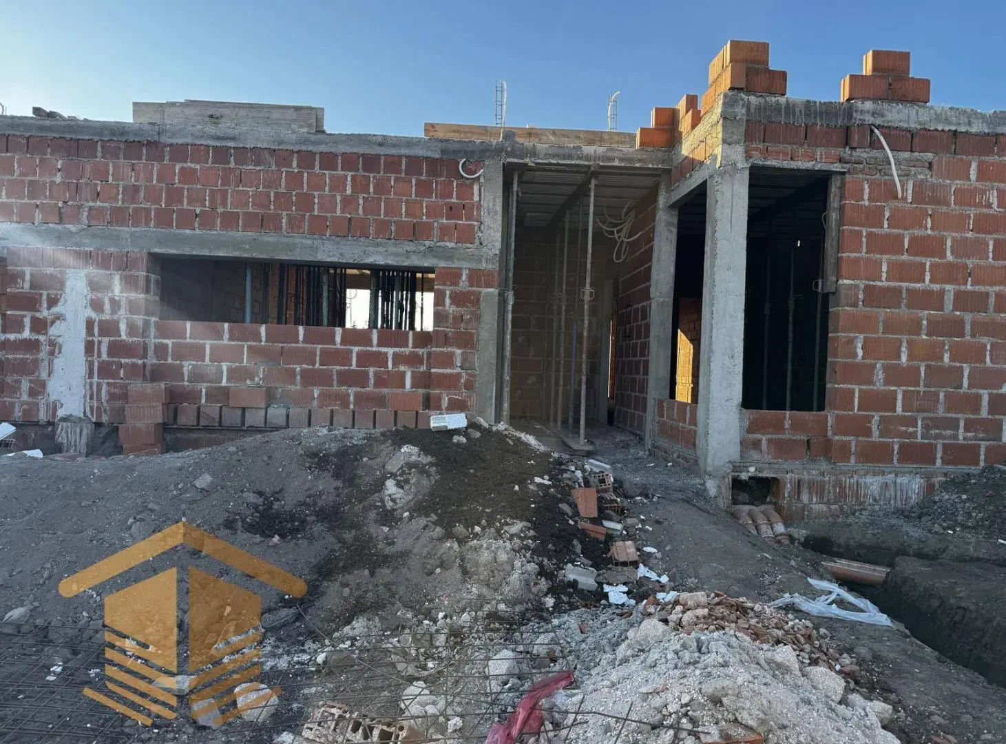 Venta casa 2 dorm. en barrio con seguridad 1