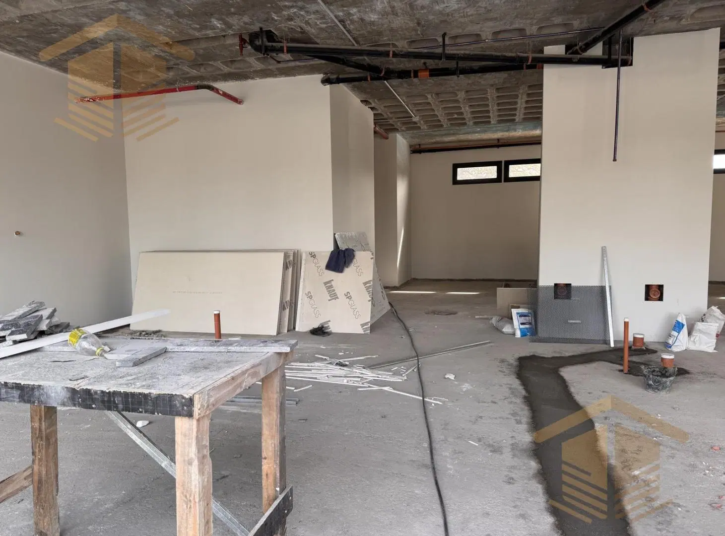 Alquiler GRAN LOCAL COMERCIAL en complejo de 500 deptos 1
