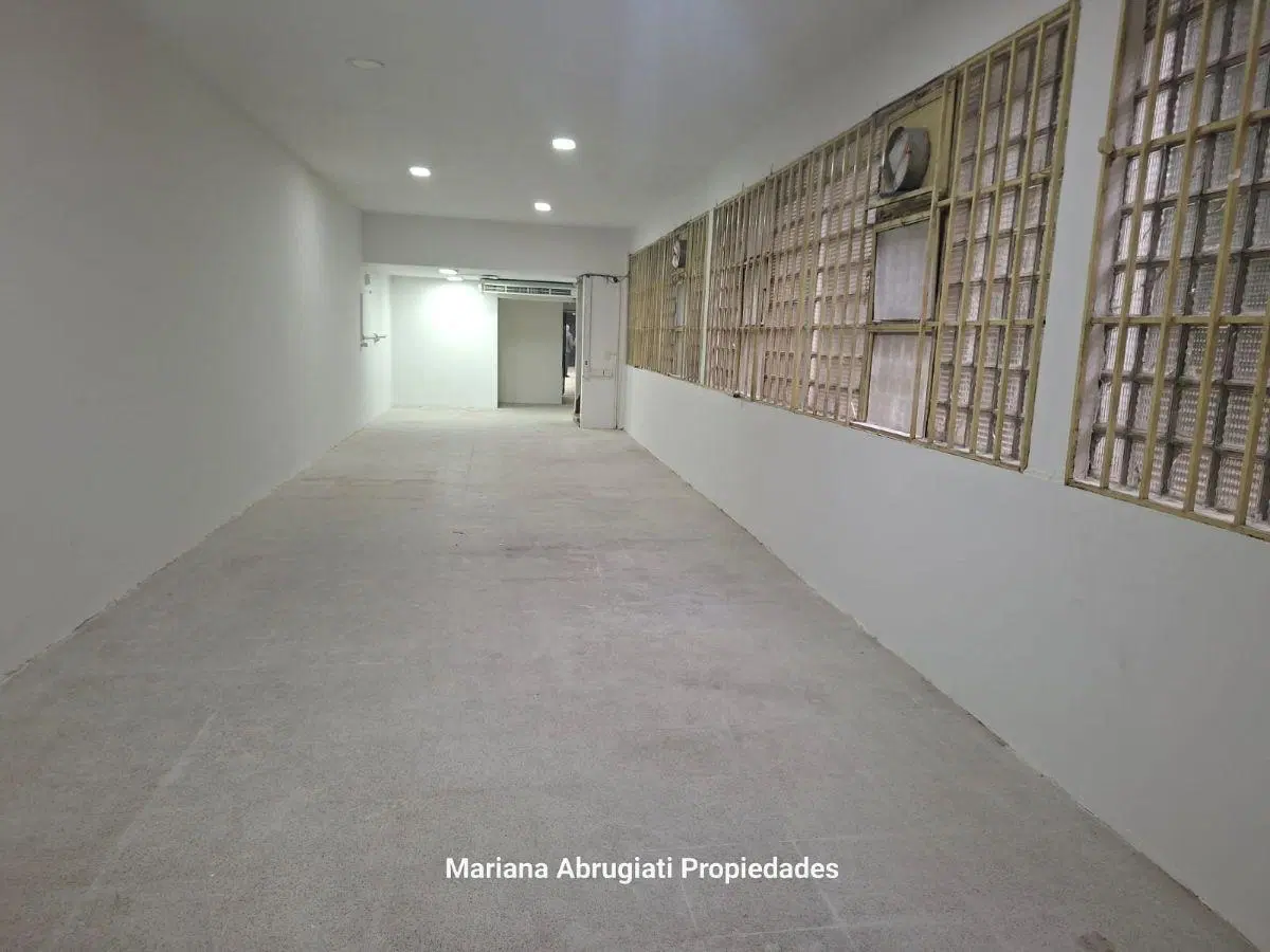 VENTA LOCAL, 2 OFICINAS, MONTACARGA, ENTREPISO Y SUBSUELO. 621 M2 3