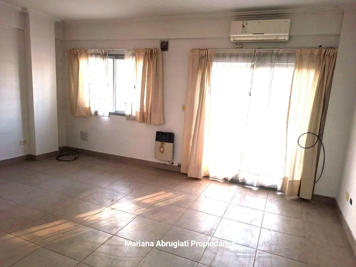 ALQUILER MONOAMBIENTE EN FLORESTA, CON BALCÓN 3