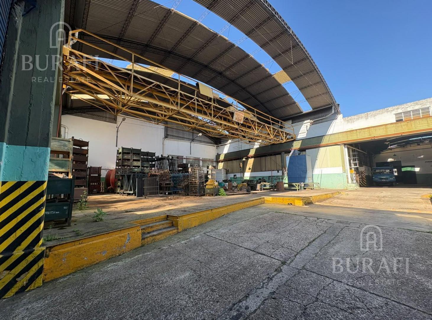 Foto de PLANTA INDUSTRIAL DE 7.000 M² CON SALIDA A 3 CALLES VILLA DEVOTO, imagen 2