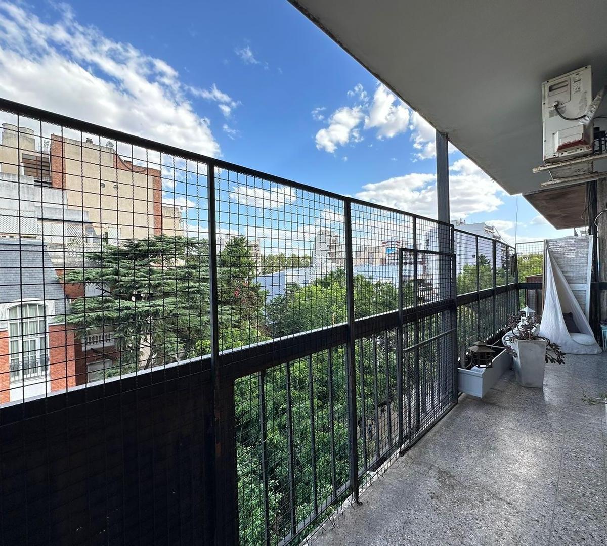 Venta Departamento 4 Amb con Balcón, Villa del Parque 2