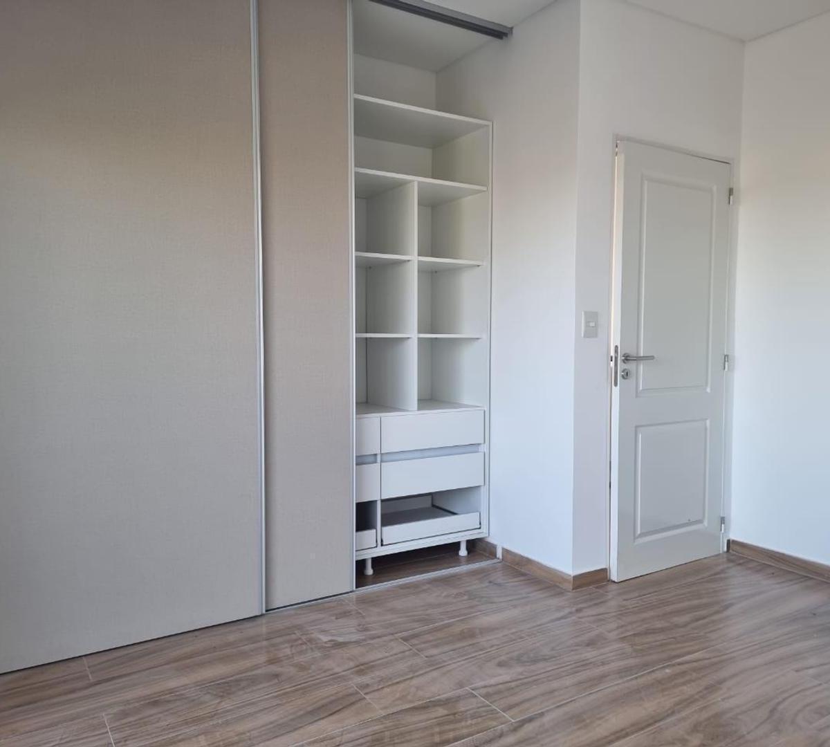 Casa 4 Ambientes 2 Plantas a Estrenar 2