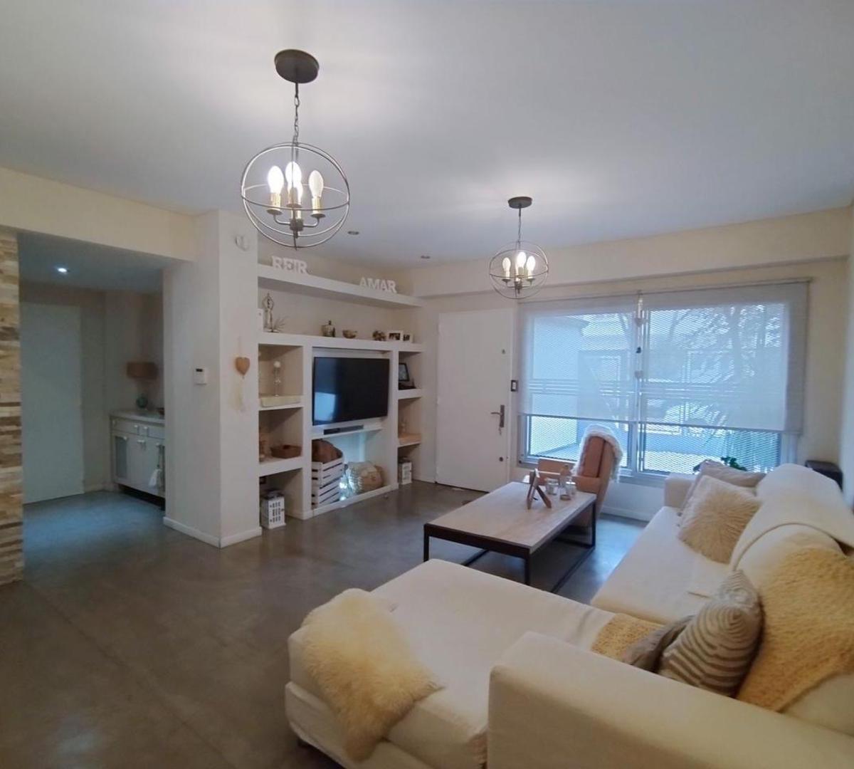 Venta Casa 7 Amb, Villa del Parque - Dos Cocheras - Piscina 3