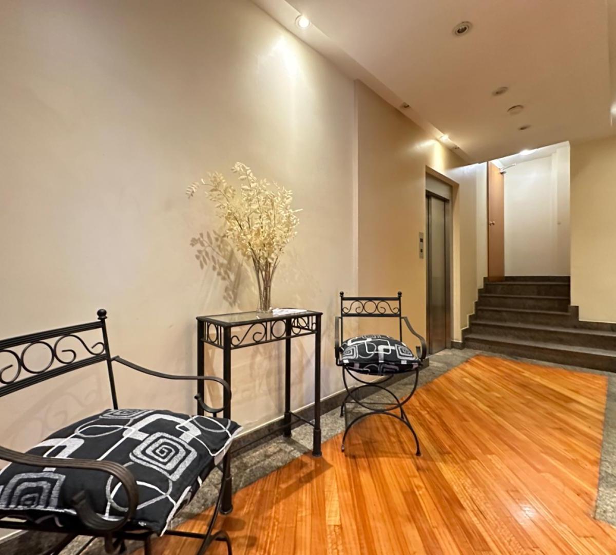 Venta Departamento 3 Ambientes con Balcón y 2 Cocheras 2