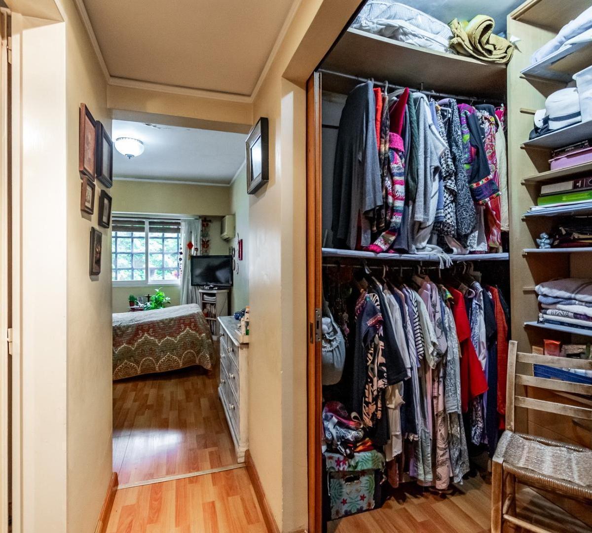 Venta Triplex 5 Amb con Cochera y Jardín - Colegiales 2