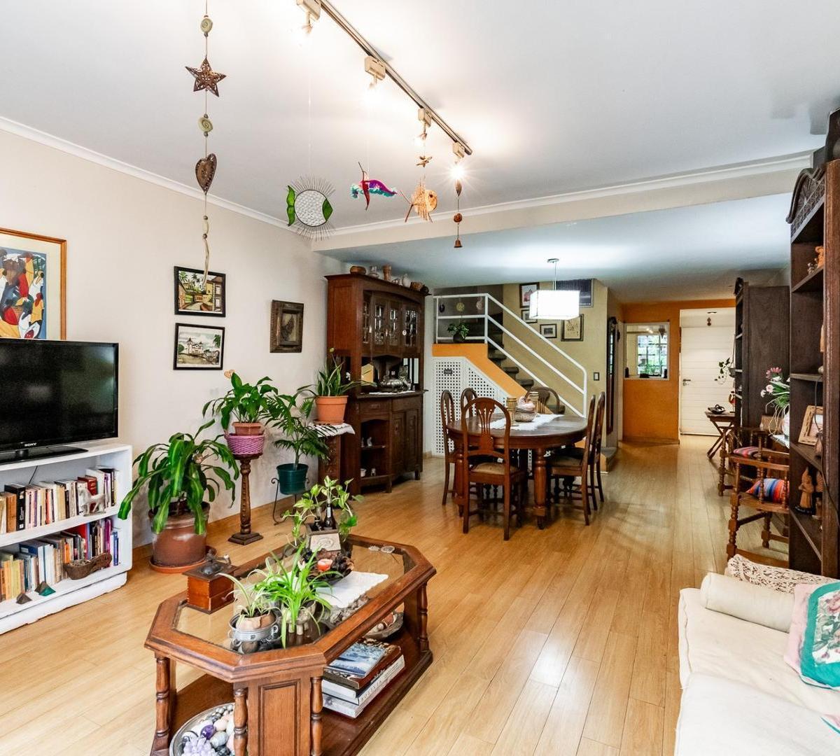 Venta Triplex 5 Amb con Cochera y Jardín - Colegiales 1