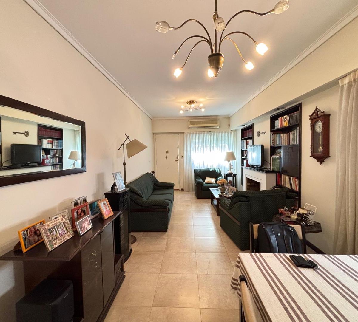 Venta Casa Lote 8.66 X 44 en Flores, Cercanía Polo Comercial 4