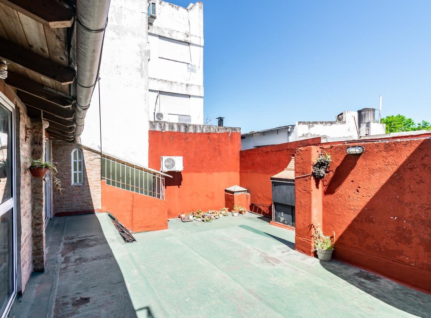 Venta Casa 4 amb, Paternal -  Quincho, terraza y cochera