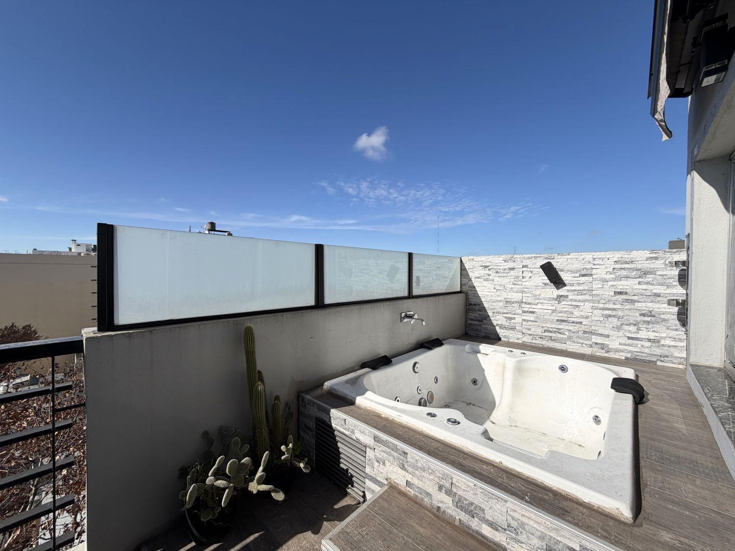 Foto de Venta Depto 2 Amb con Cochera y Balcón con Jacuzzi y Parrilla - Villa Santa Rita, imagen 3