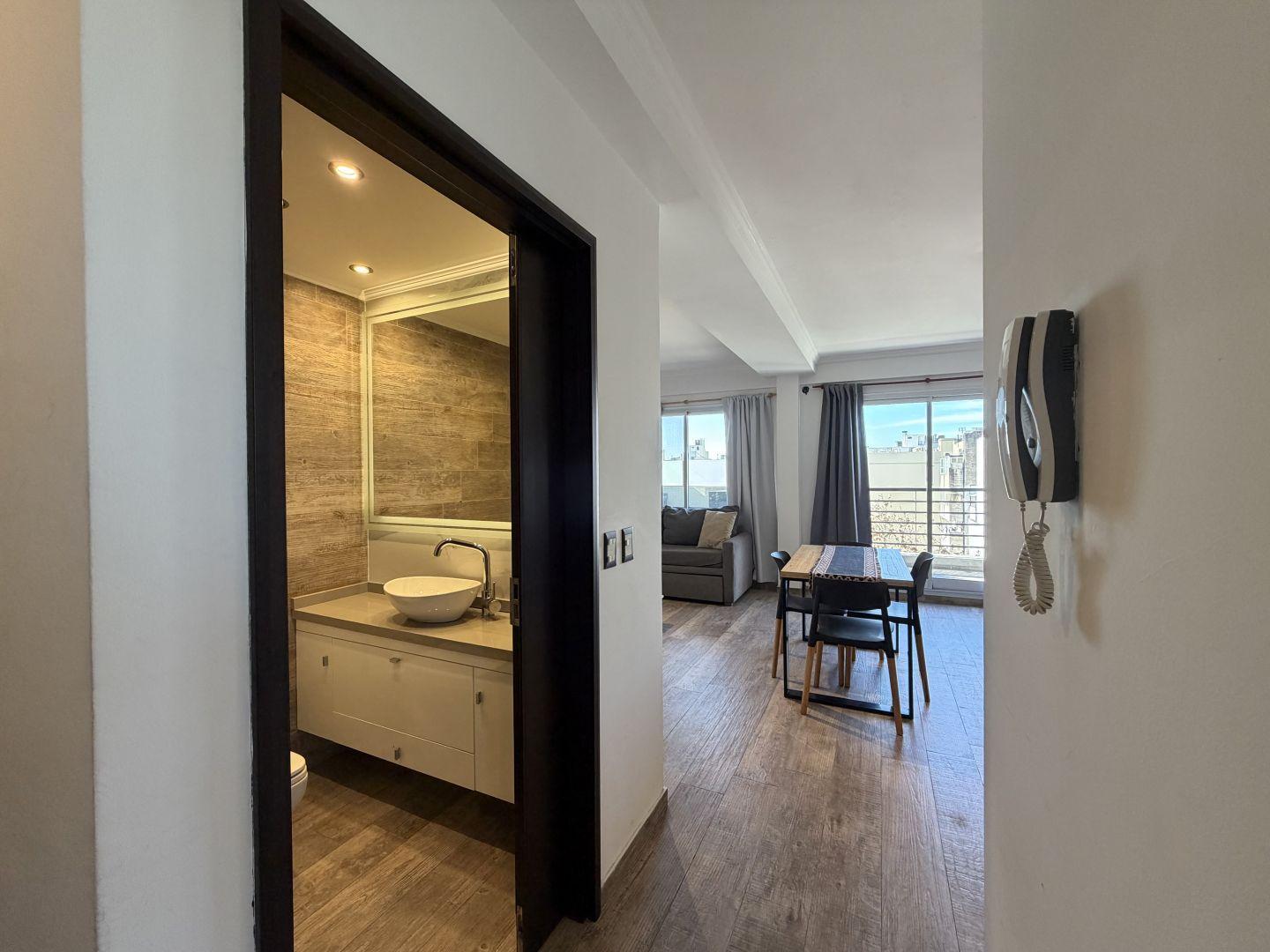 Foto de Venta Depto 2 Amb con Cochera y Balcón con Jacuzzi y Parrilla - Villa Santa Rita, imagen 4