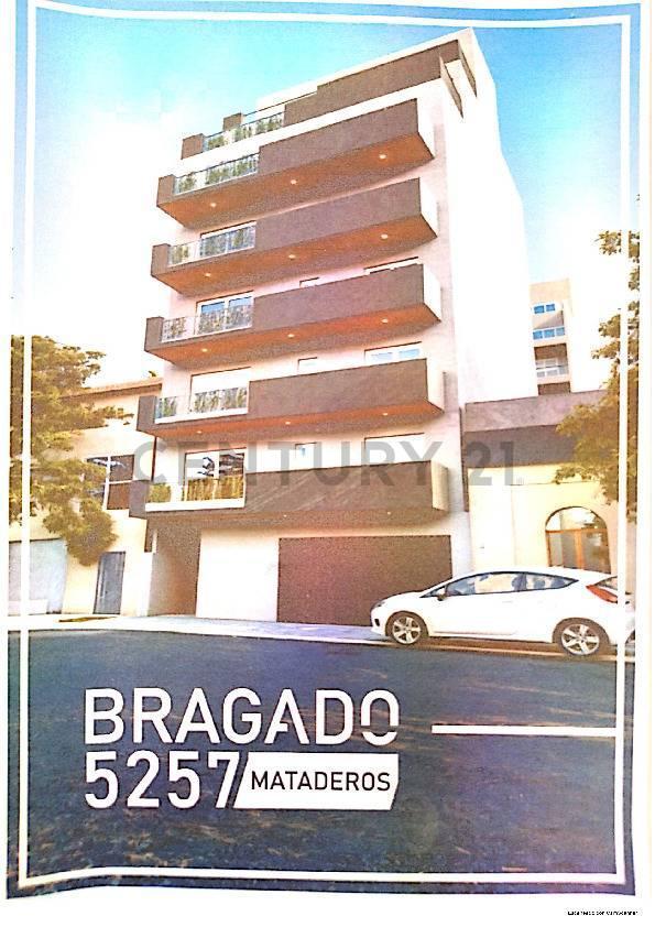 venta departamento de dos ambientes, contrafrente, mataderos en pozo