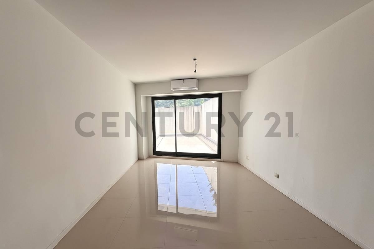 DEPARTAMENTO MONOAMBIENTE CON PATIO A ESTRENAR
