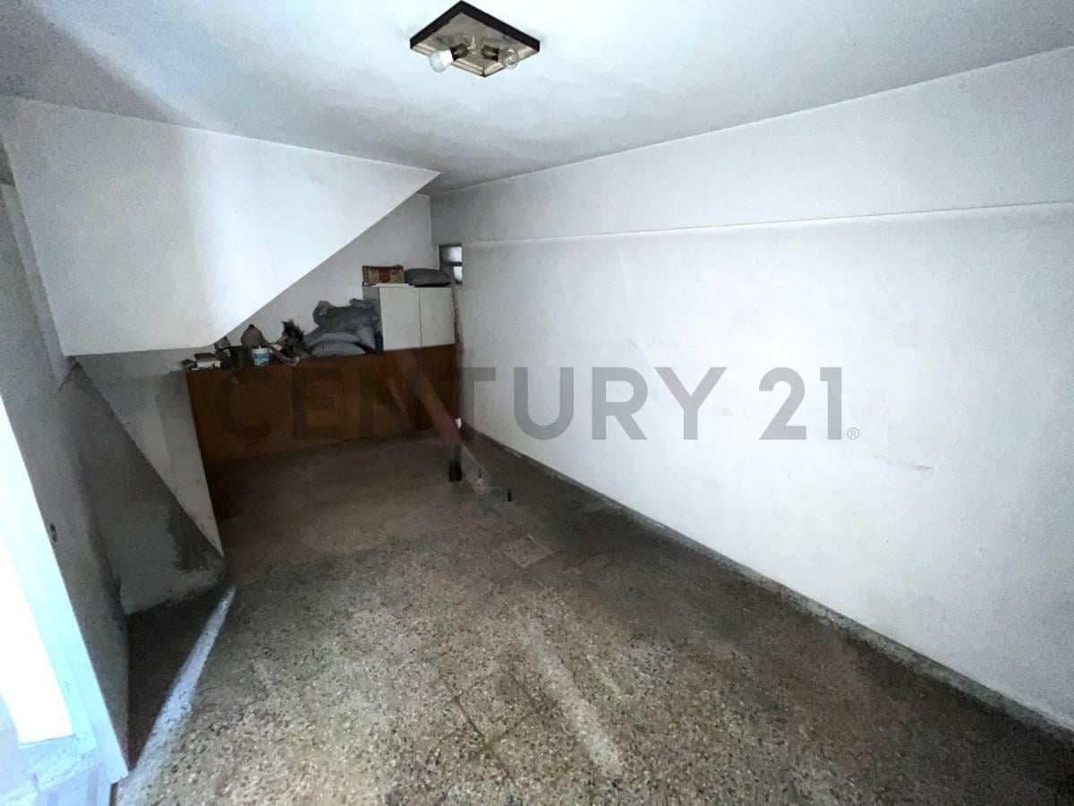 PH 4 ambientes entrada independiente con Terraza y Doble Cochera - Lanús Oeste