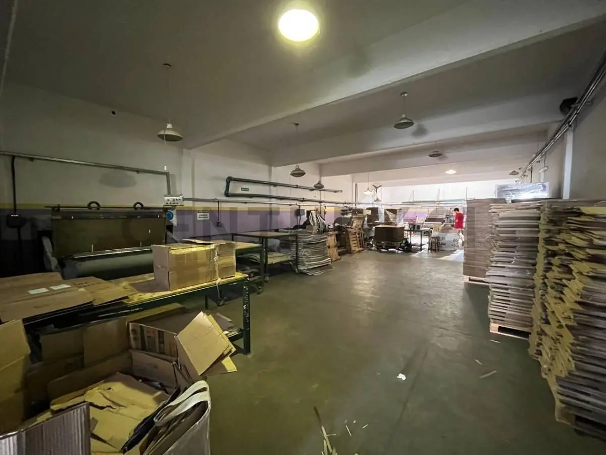 VENTA GALPON CON MONTACARGA 750 M2 - VILLA LYNCH 5