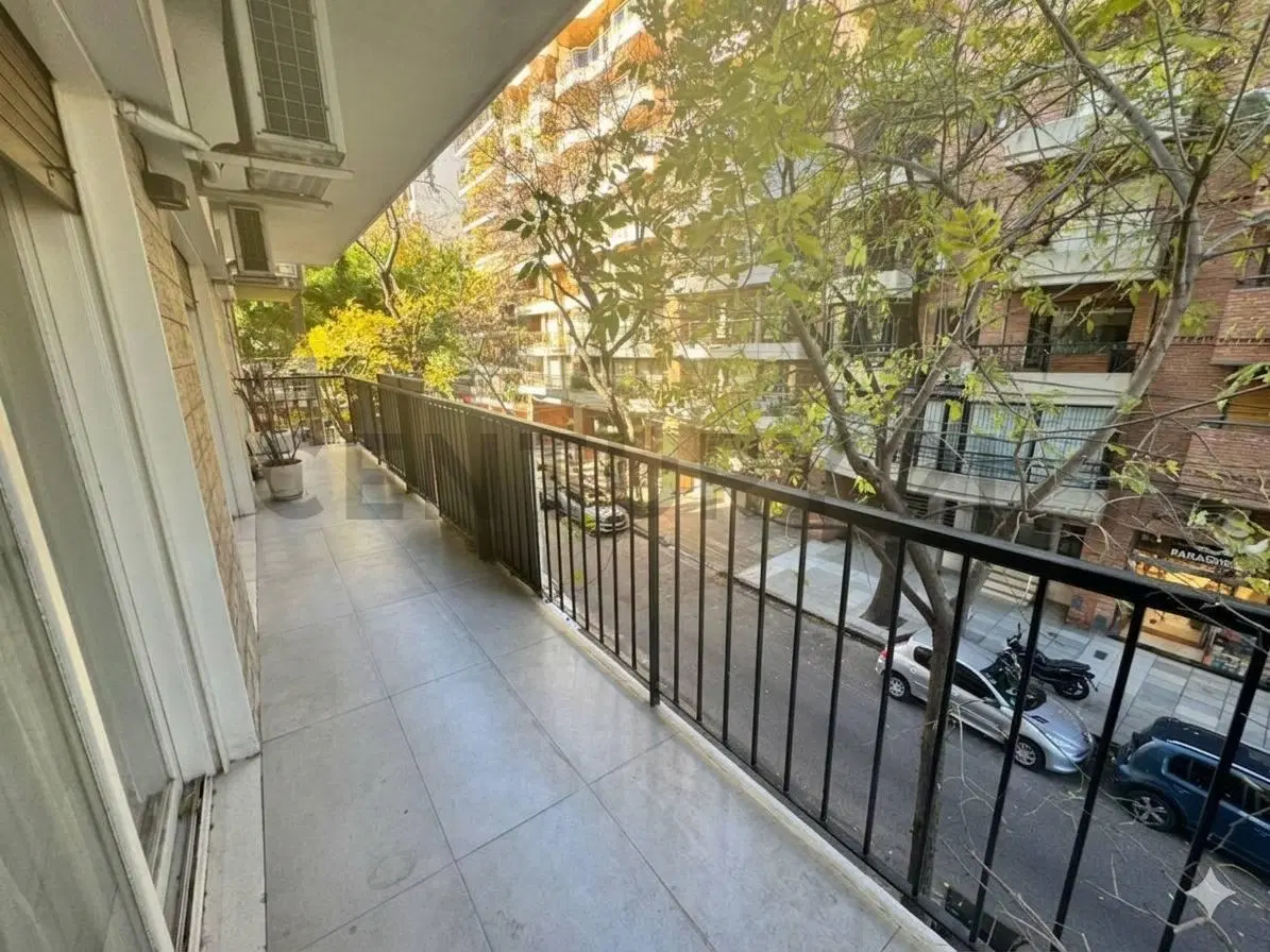 Venta Departamento Semipiso 4 ambientes con Cochera y Baulera Las Cañitas Palermo 3
