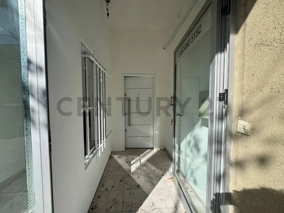 VENTA LOCAL EN MONTE CASTRO 3