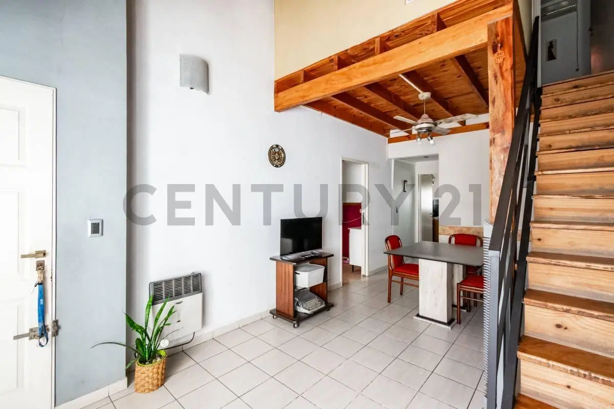 PH 3 Ambientes primer piso por escalera con Escritorio y Terraza Propia | Súper Luminoso | Villa Dev 5