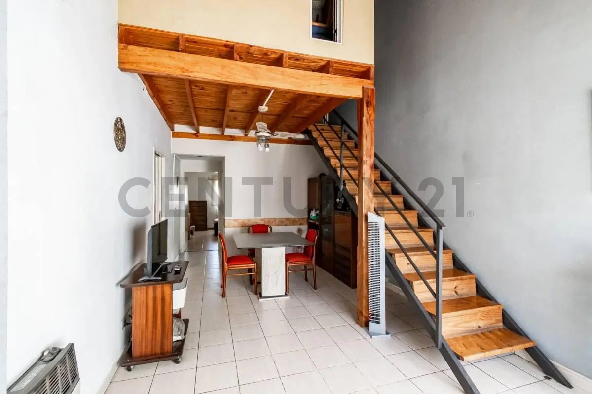 PH 3 Ambientes primer piso por escalera con Escritorio y Terraza Propia | Súper Luminoso | Villa Dev 4