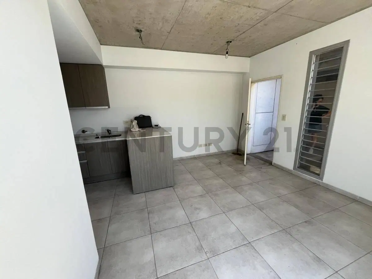 VENTA DEPARTAMENTO 2 AMBIENTES CON TERRAZA PROPIA - CASTELAR NORTE MORON 3