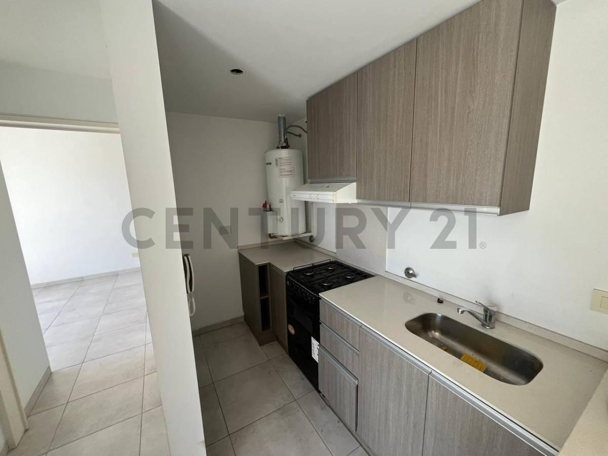 Foto de VENTA DEPARTAMENTO 2 AMBIENTES CON TERRAZA PROPIA - CASTELAR NORTE MORON, imagen 4