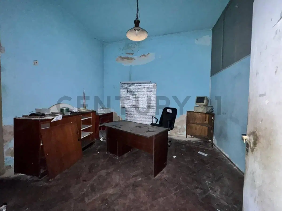 VENTA LOCAL EN NUEVA POMPEYA 5