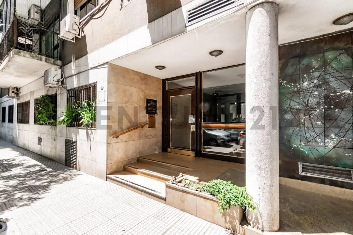 VENTA DEPARTAMENTO 4 AMBIENTES en FLORES 2
