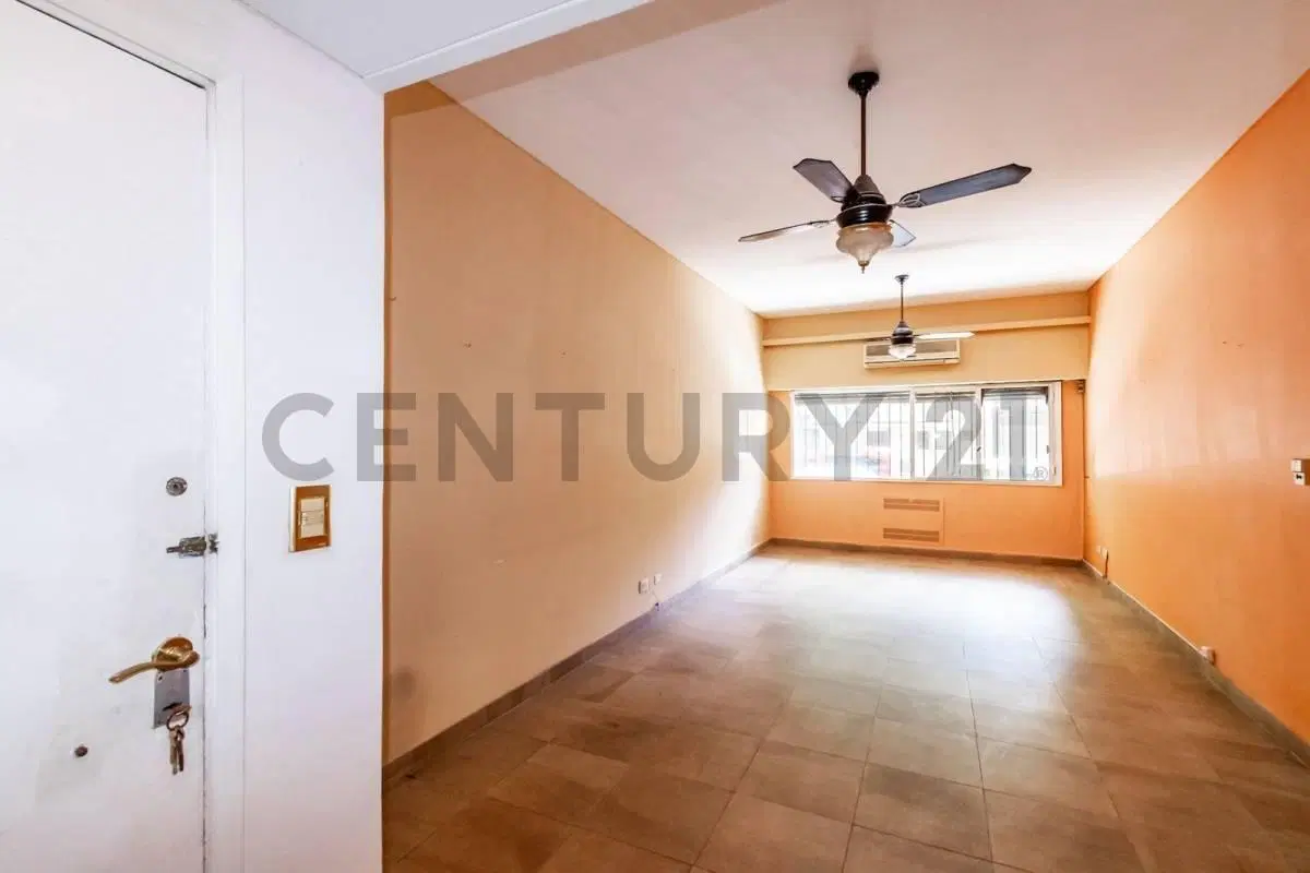 VENTA DEPARTAMENTO 4 AMBIENTES en FLORES 5
