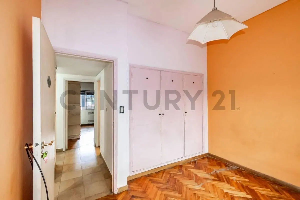 VENTA DEPARTAMENTO 4 AMBIENTES en FLORES 4