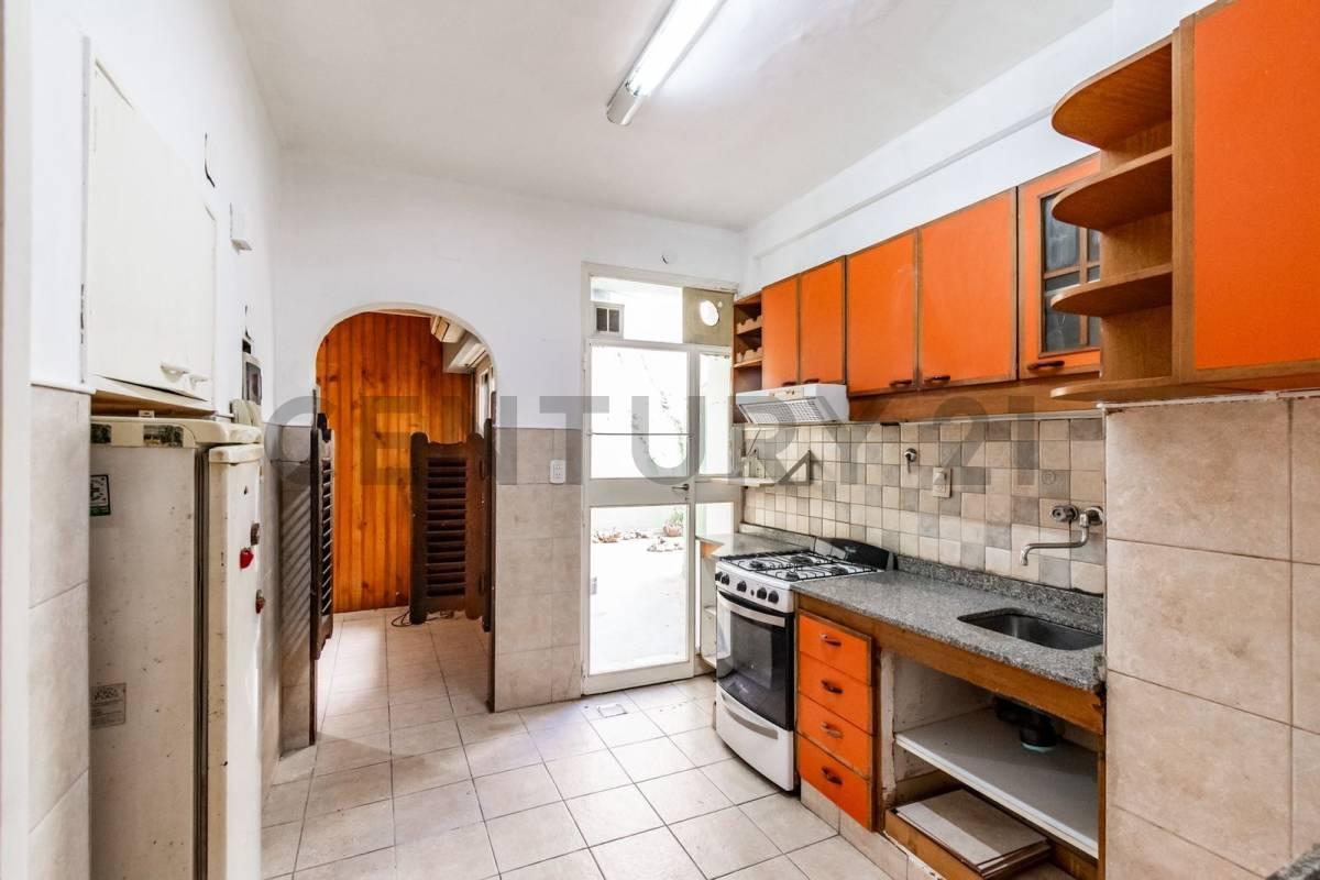 VENTA DEPARTAMENTO 4 AMBIENTES en FLORES