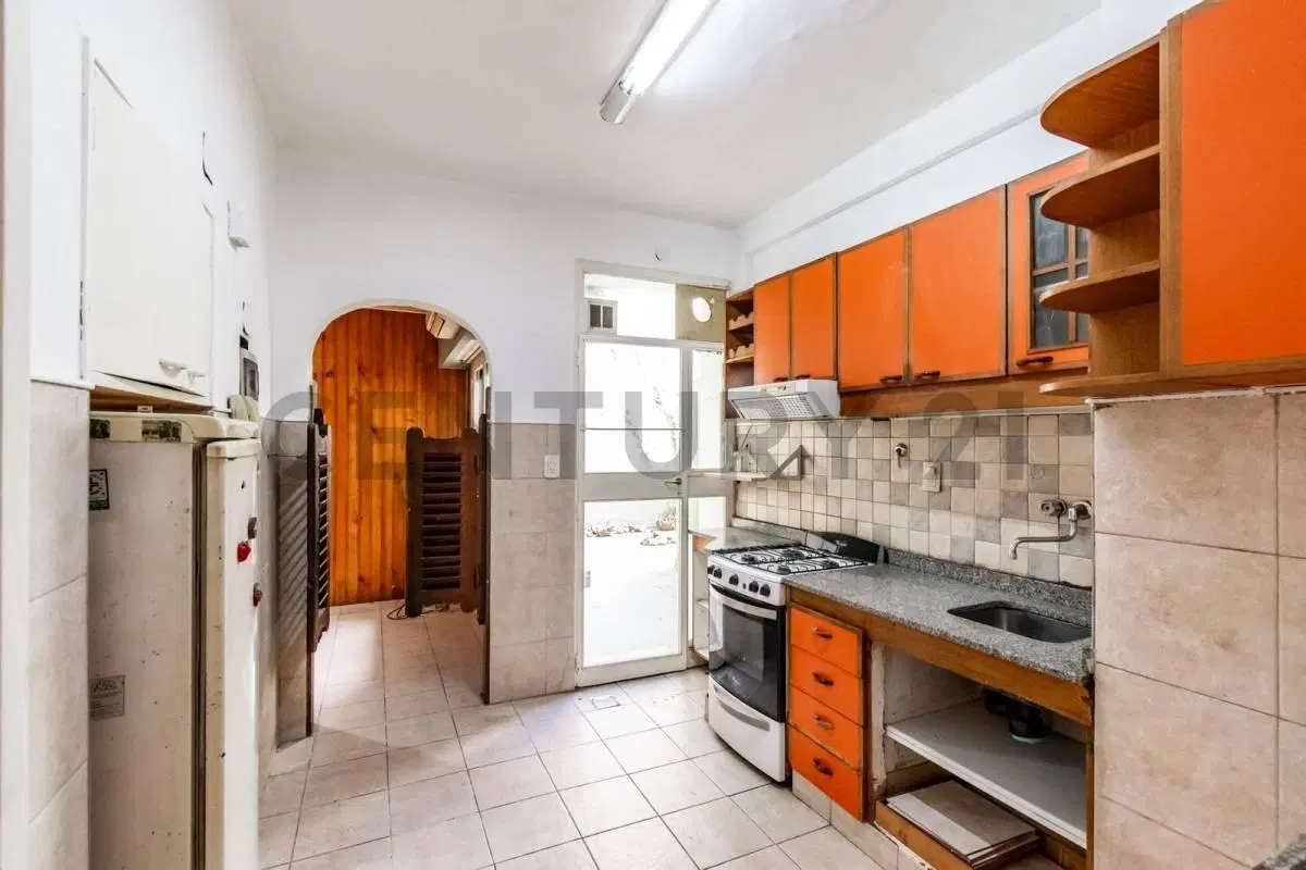 VENTA DEPARTAMENTO 4 AMBIENTES en FLORES 3