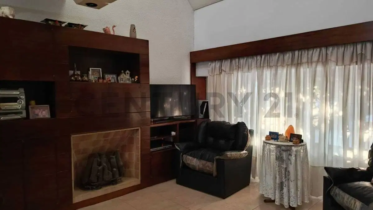 CASA EN VENTA 4 AMB EN CASEROS 4