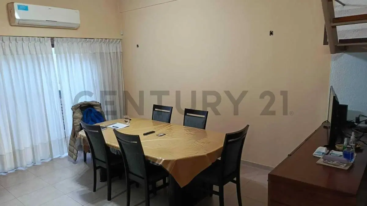 CASA EN VENTA 4 AMB EN CASEROS 5